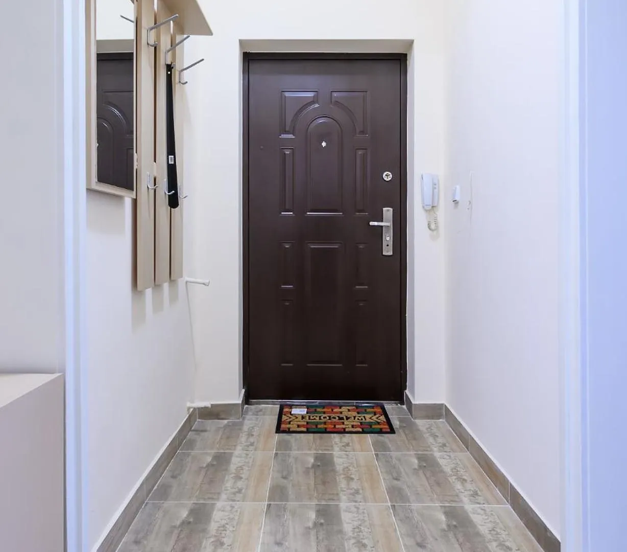 Grand Luxury Condo By Ndk And National Stadium With Free Parking Szófia Apartman